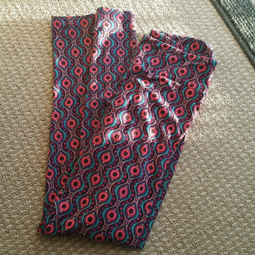 Lularoe One Size OS Pink Patterned Leggings